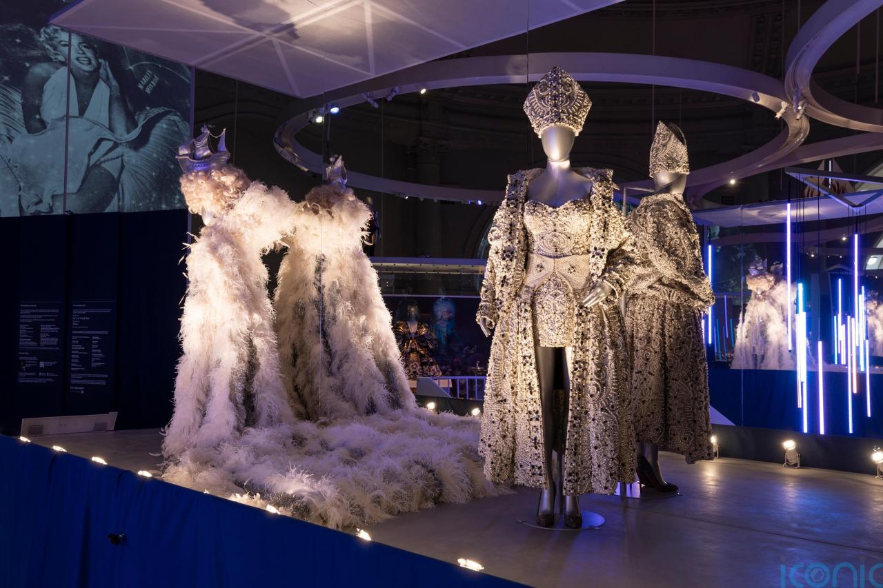 V&A exhibition celebrates 'diva power' with fashion from Rihanna, Tina  Turner and Marilyn Monroe - Offaly Live